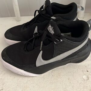 Nike hustle DX size 5 youth-like new!